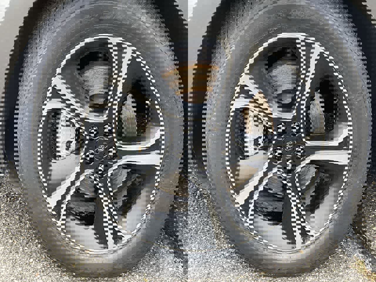 Used 2019 Ford Edge ST w/ Cold Weather Package image 37