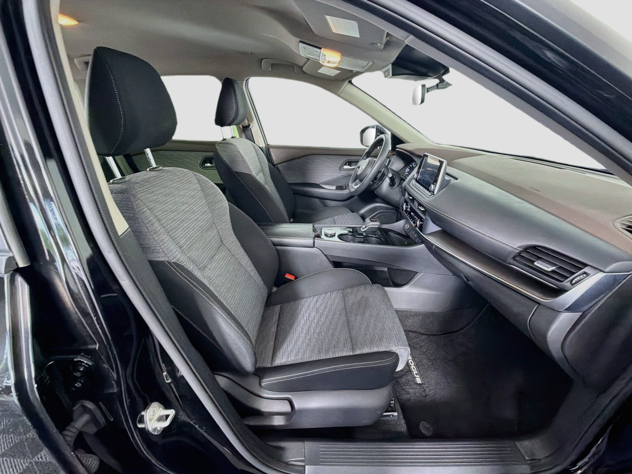 Used 2023 Nissan Rogue SV AWD/4WD image 31