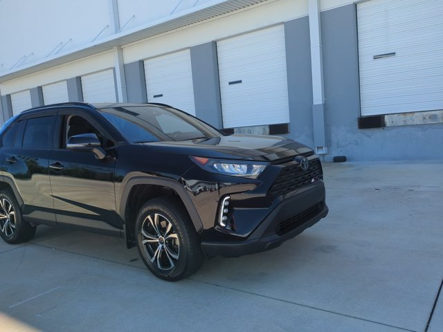 Used 2022 Toyota RAV4 LE FWD image 3