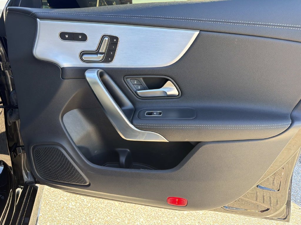 Used 2022 Mercedes-Benz CLA 35 AMG 4MATIC image 14