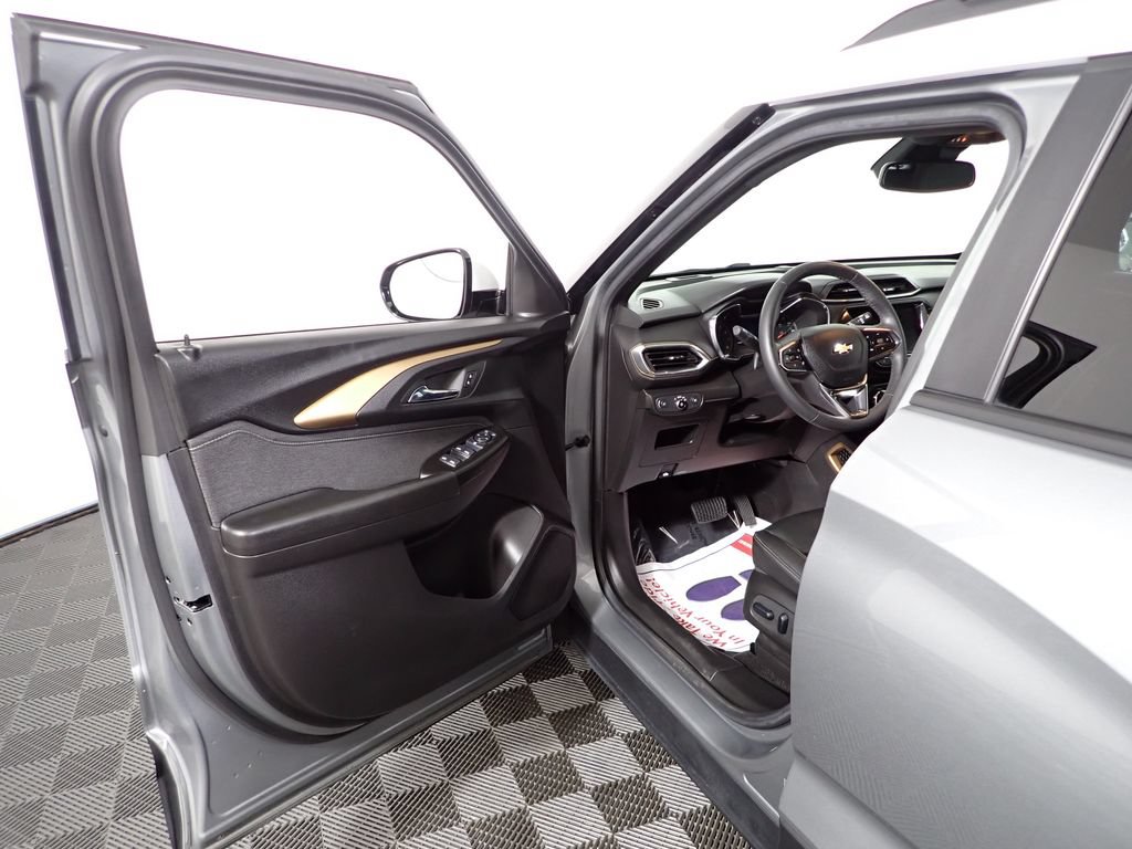 Used 2023 Chevrolet TrailBlazer ACTIV w/ Convenience Package AWD/4WD image 18
