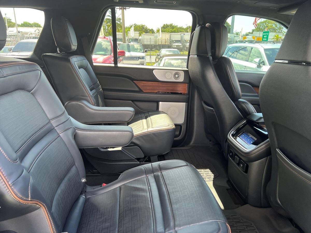 Used 2022 Lincoln Navigator Black Label AWD/4WD image 9