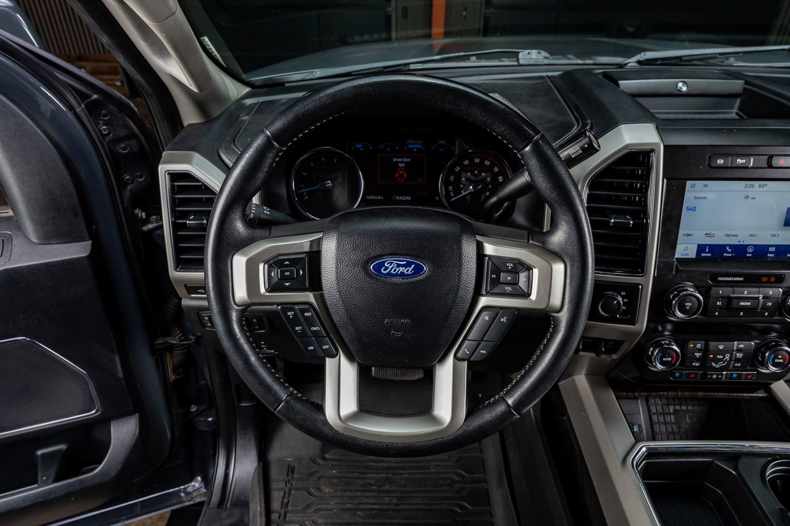 Used 2021 Ford F250 Lariat w/ Lariat Ultimate Package image 18