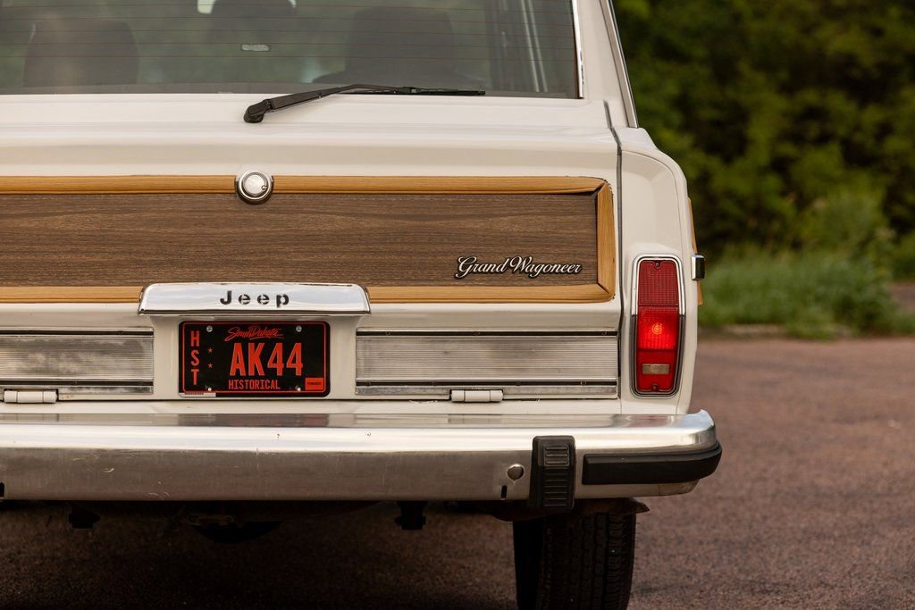 Used 1989 Jeep Grand Wagoneer AWD/4WD image 25