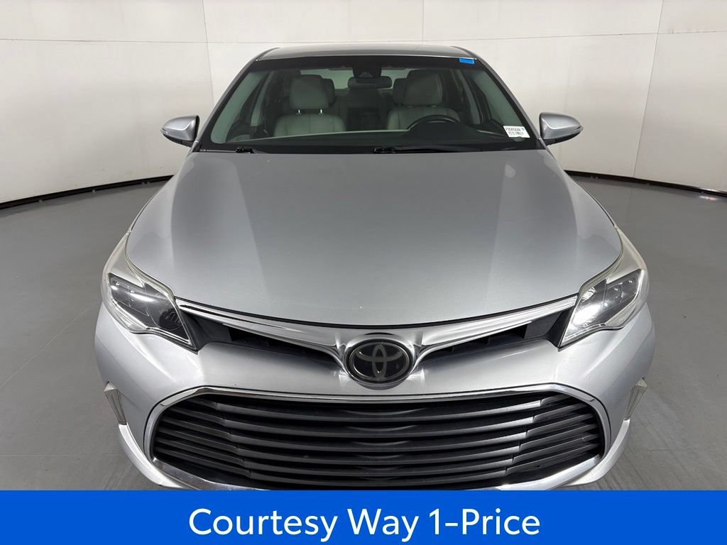 Used 2018 Toyota Avalon XLE w/ All Weather Liner Package FWD image 5