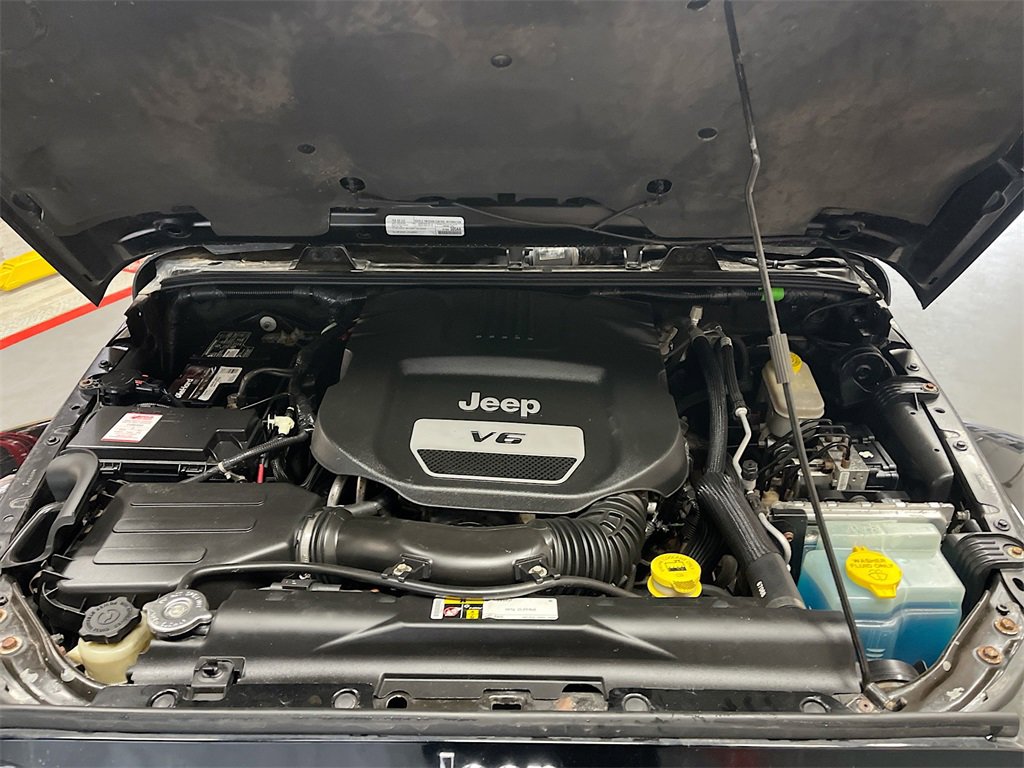 Used 2016 Jeep Wrangler Unlimited Sahara w/ Connectivity Group image 25