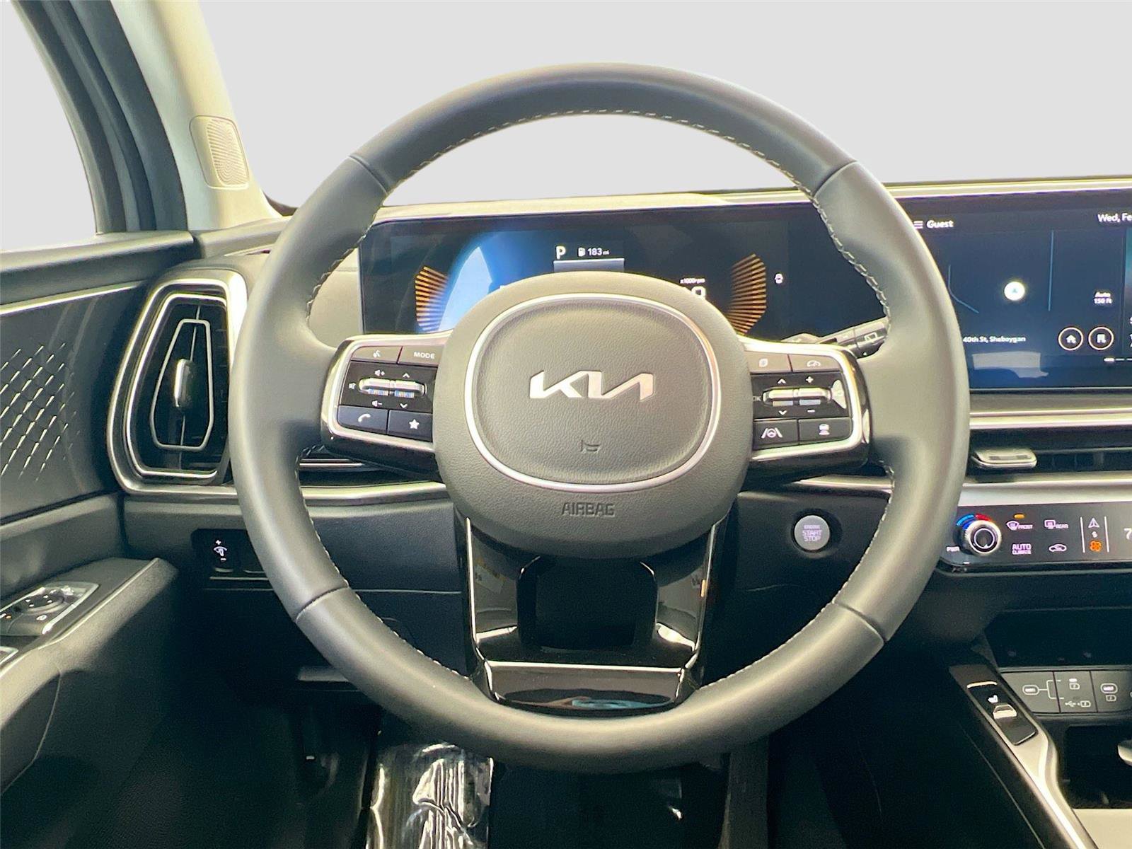 Used 2025 Kia Sorento S image 12