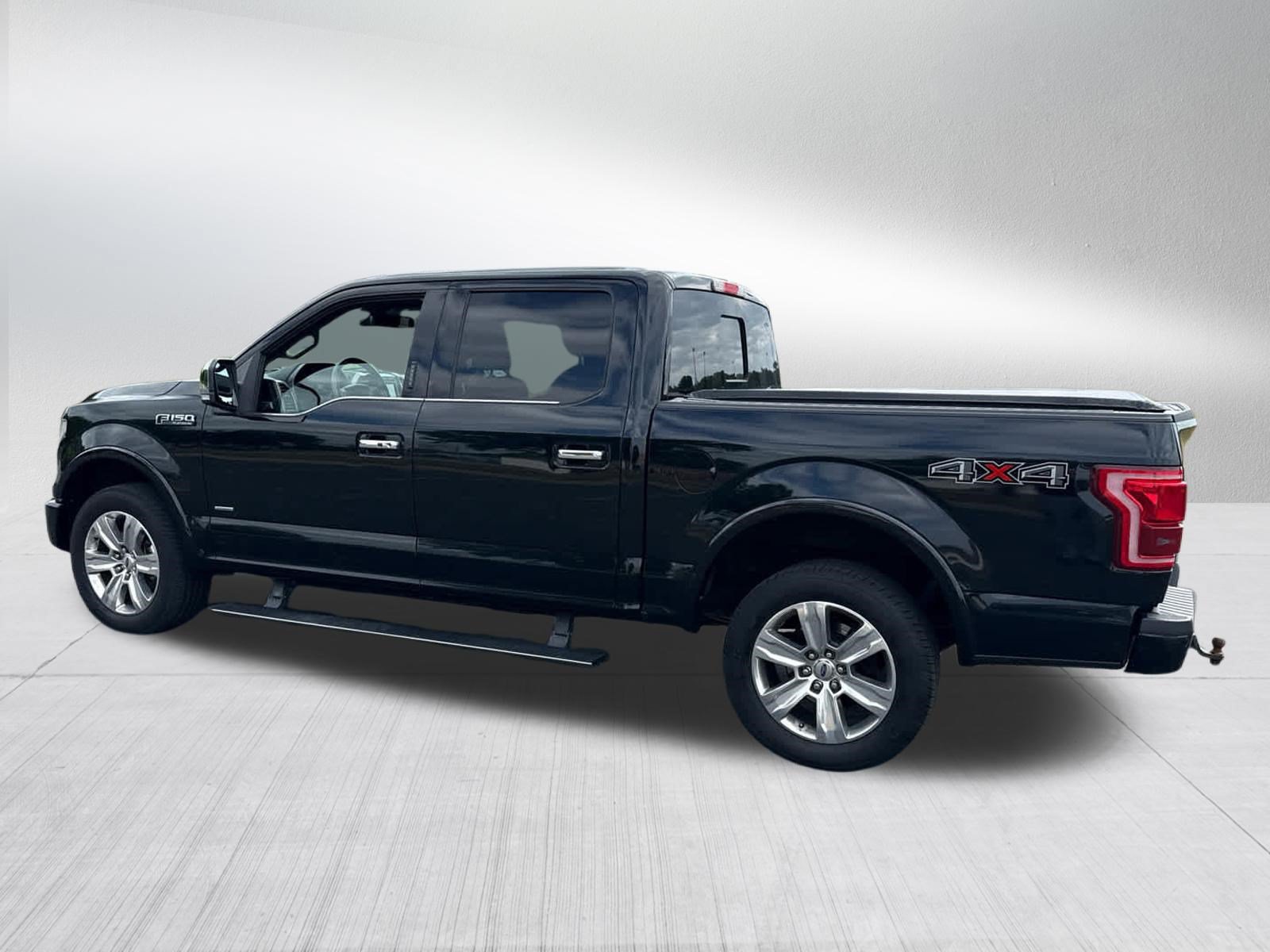 Used 2017 Ford F150 Platinum w/ Equipment Group 701A Luxury AWD/4WD image 7