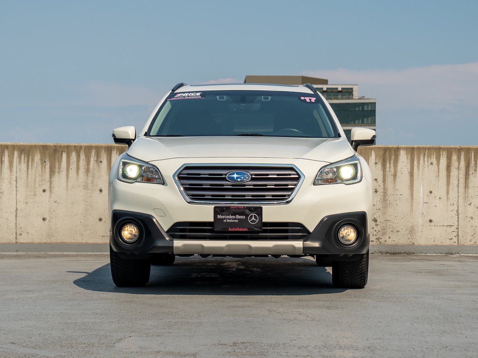Used 2017 Subaru Outback 3.6R Touring w/ Popular Package #5A AWD/4WD image 2