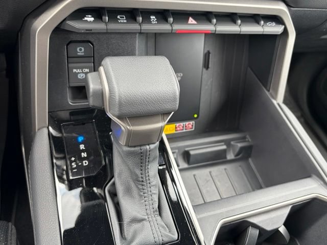 Used 2025 Toyota Tundra Limited AWD/4WD image 26