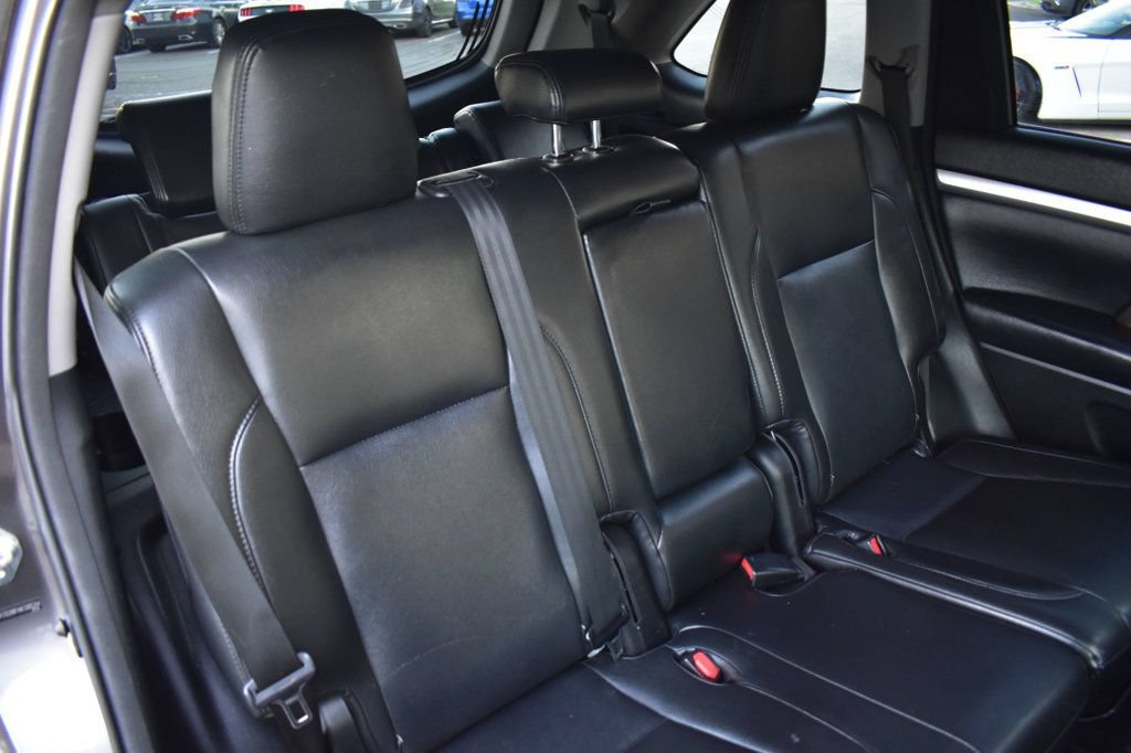Used 2014 Toyota Highlander LE FWD image 21