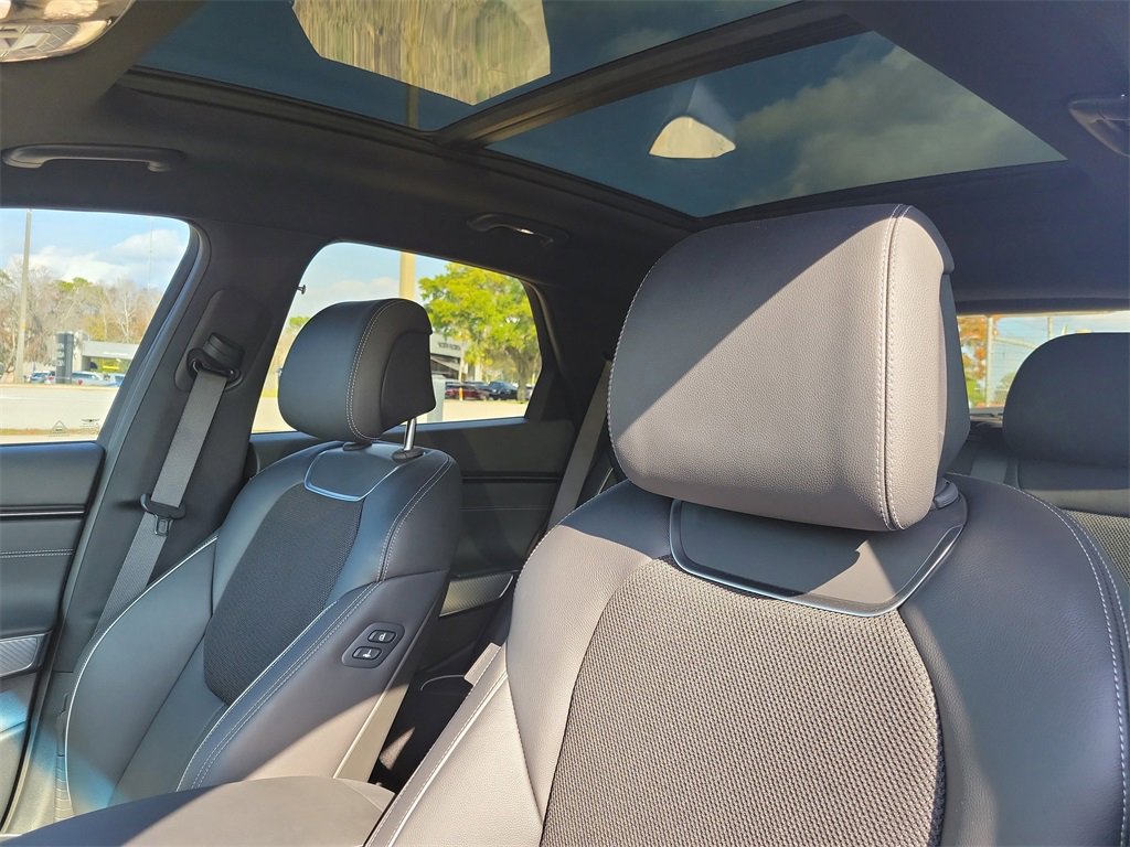 Used 2024 Genesis GV70 3.5T Sport image 23