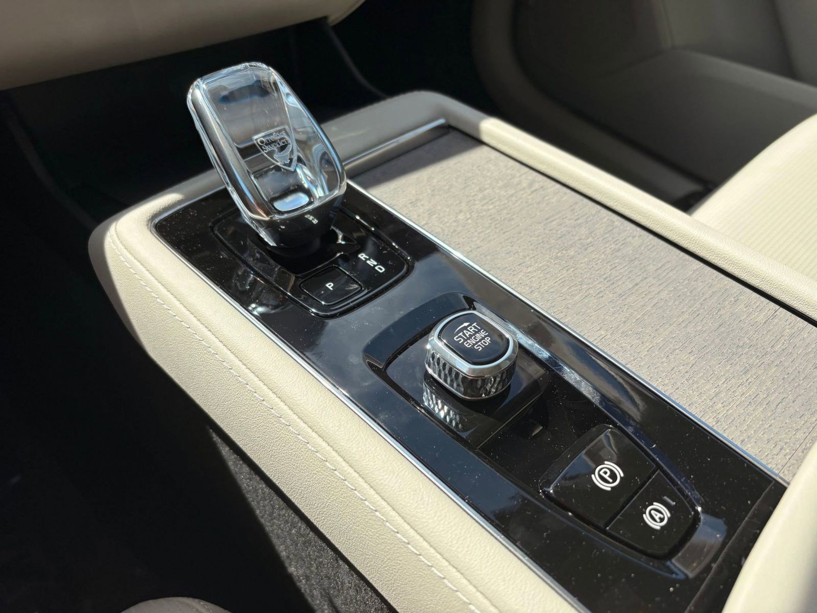 New 2026 Volvo XC90 B6 Ultra w/ Protection Package image 18