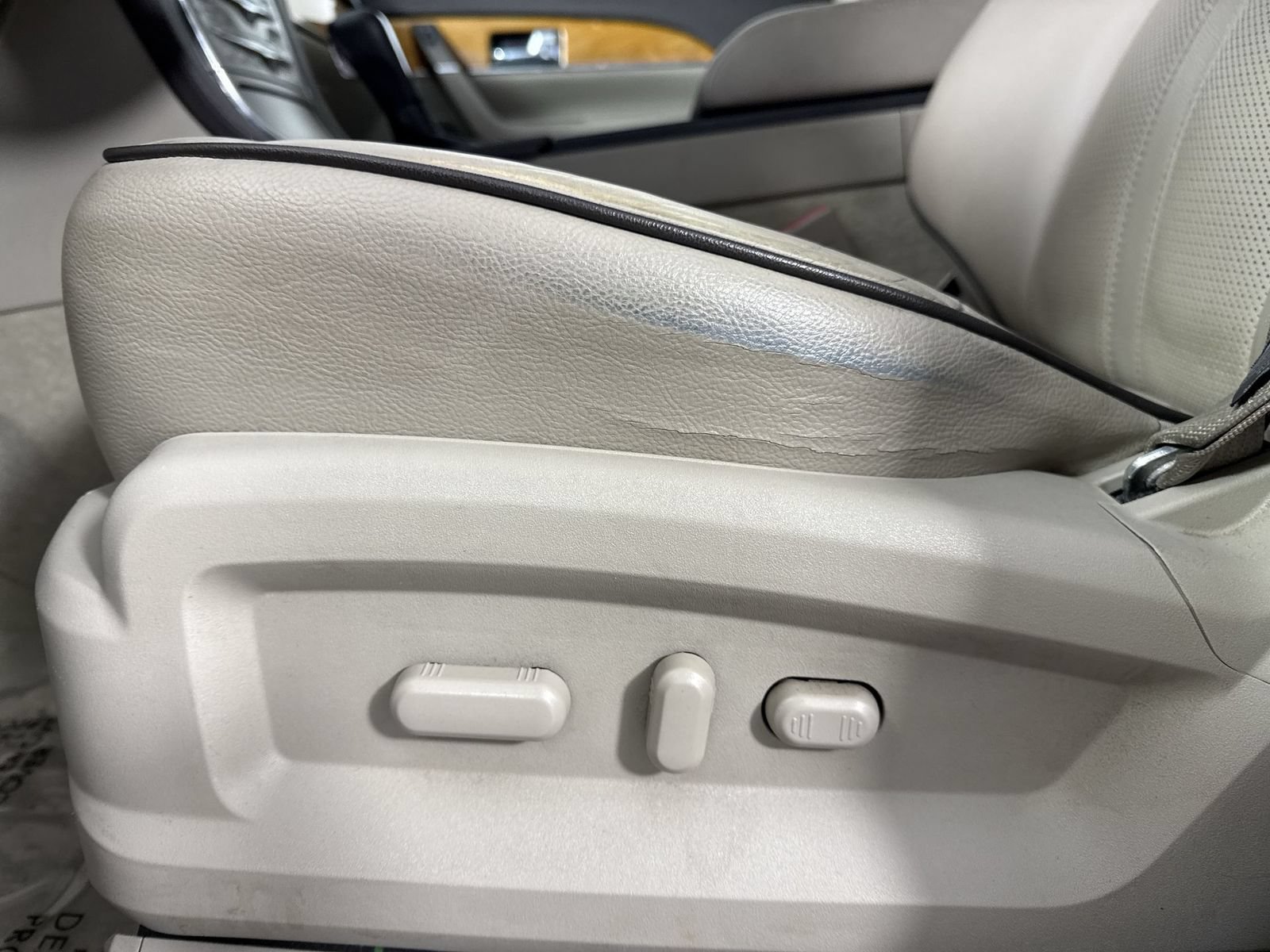 Used 2013 Lincoln MKX AWD image 20