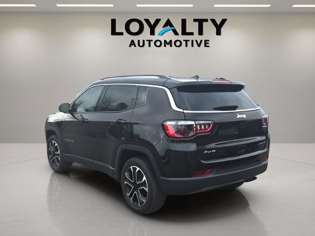 Used 2022 Jeep Compass Limited image 3