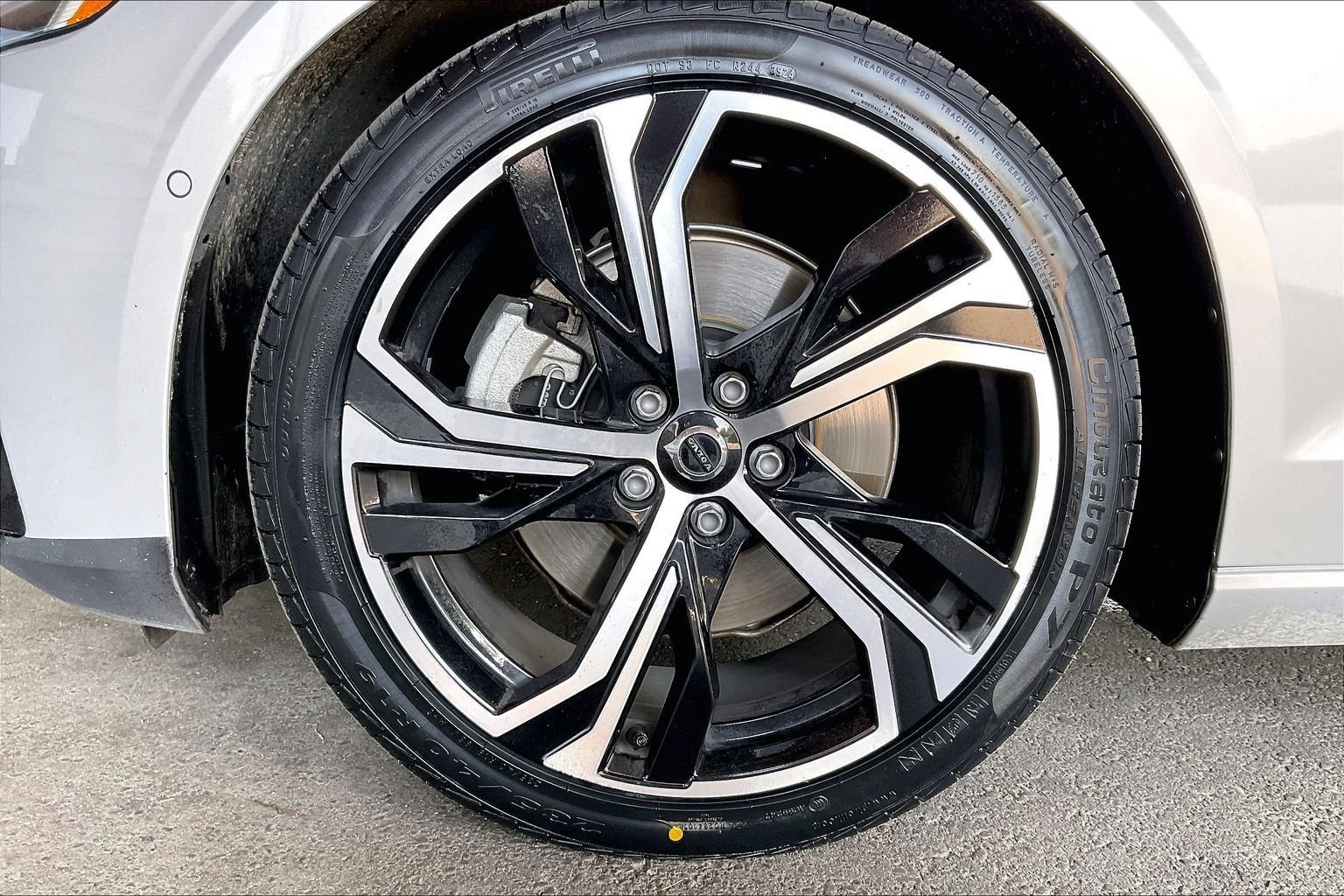 Used 2024 Volvo S60 B5 Plus FWD image 25