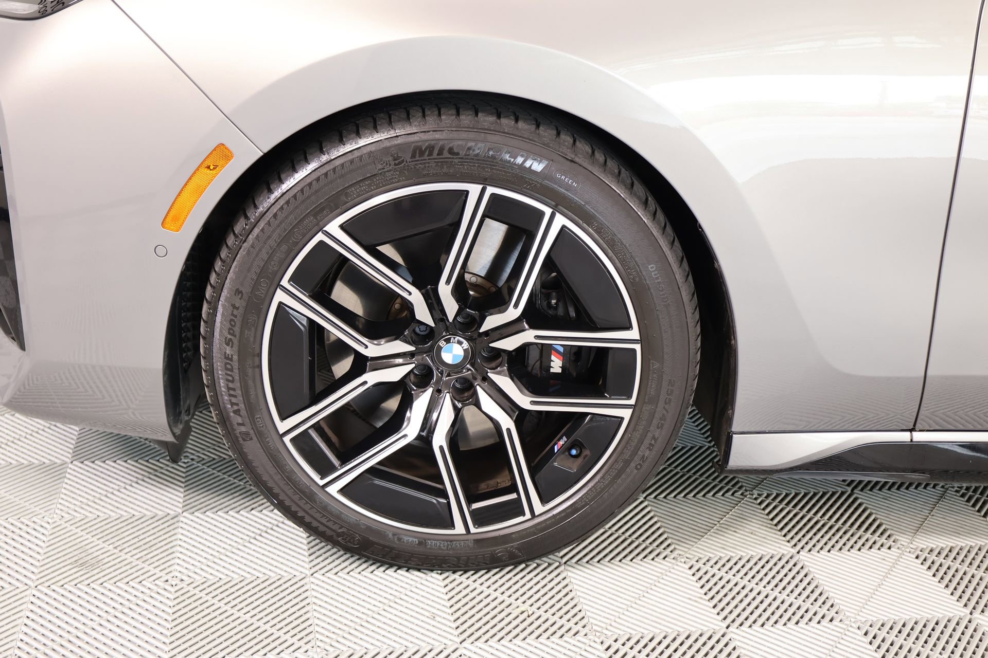 Certified 2023 BMW 740i RWD image 20