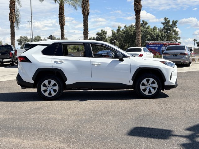 Used 2022 Toyota RAV4 LE AWD/4WD image 5
