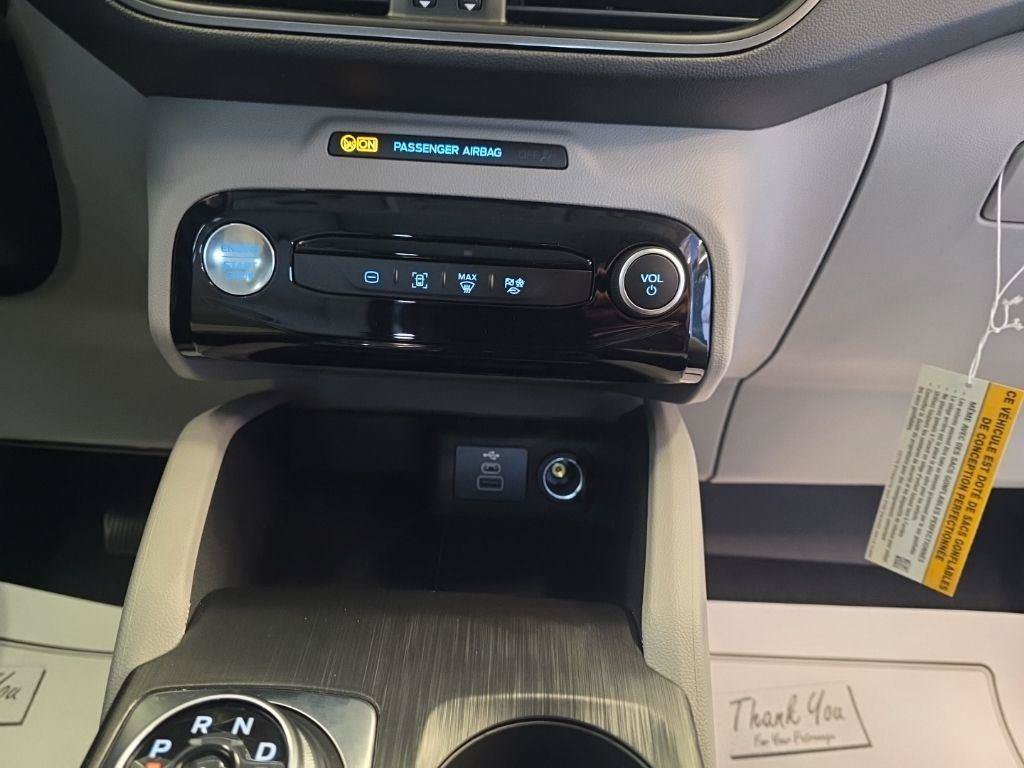 New 2024 Ford Escape SE FWD image 15