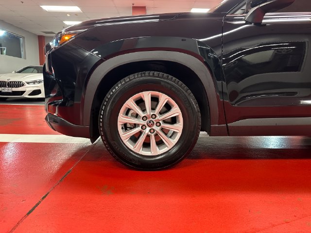 Used 2025 Toyota Grand Highlander AWD image 28