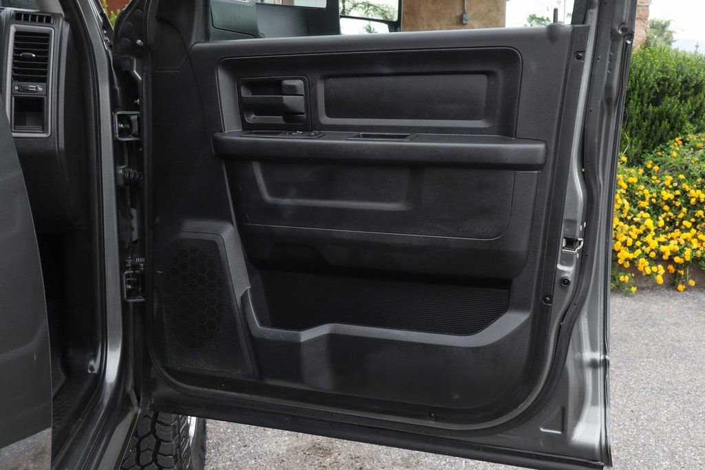 Used 2013 RAM 2500 Tradesman w/ Chrome Appearance Group image 35