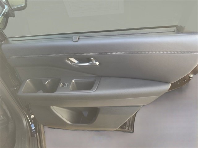 Used 2024 Nissan Pathfinder Platinum w/ Cargo Package image 30