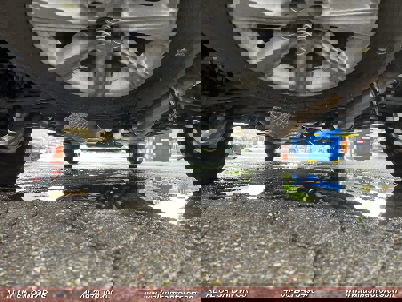 Used 2012 Toyota Highlander SE w/ Tow Pkg image 15