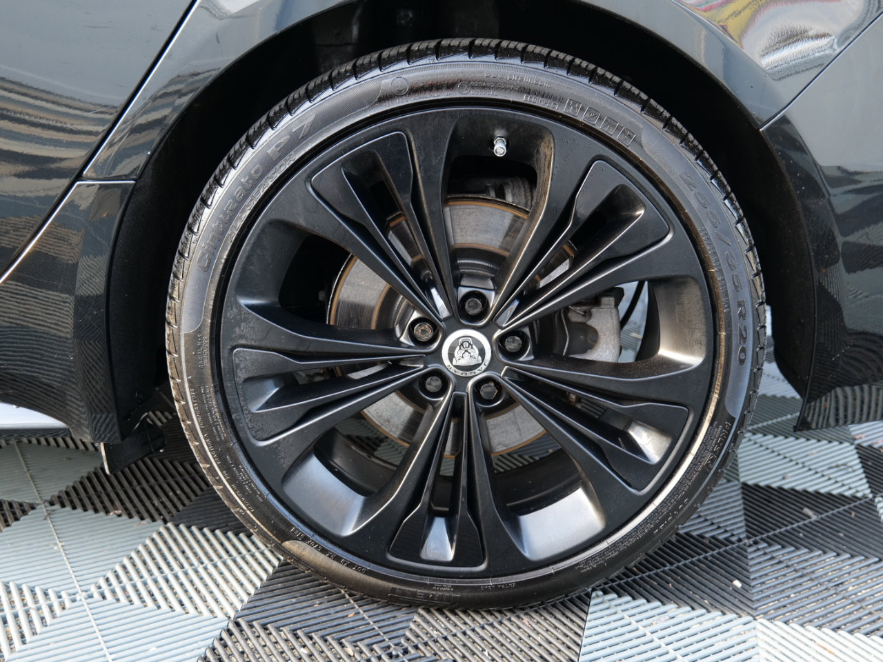 Used 2024 Jaguar XF R-Dynamic SE image 86