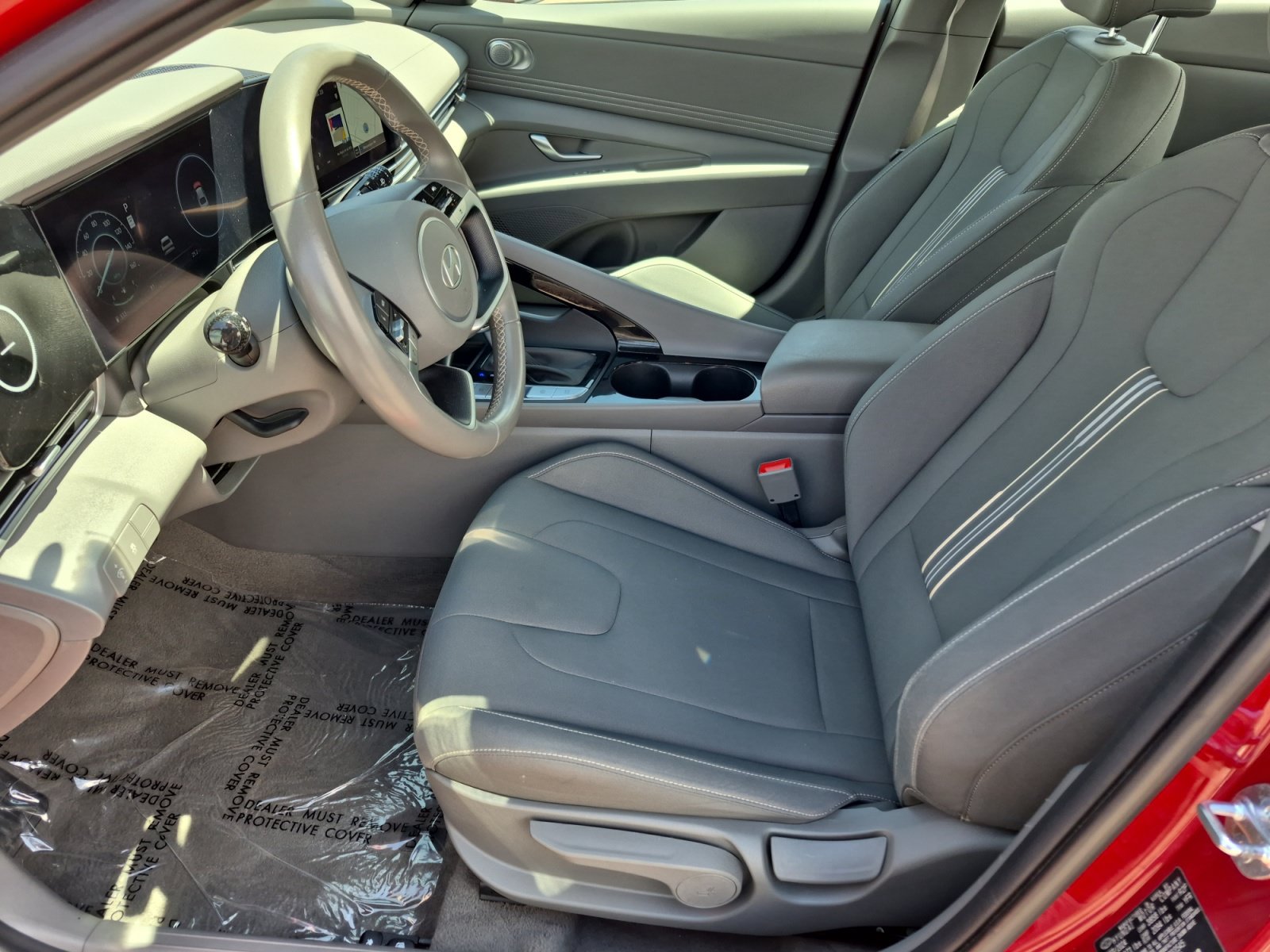 Used 2025 Hyundai Elantra SEL FWD image 17