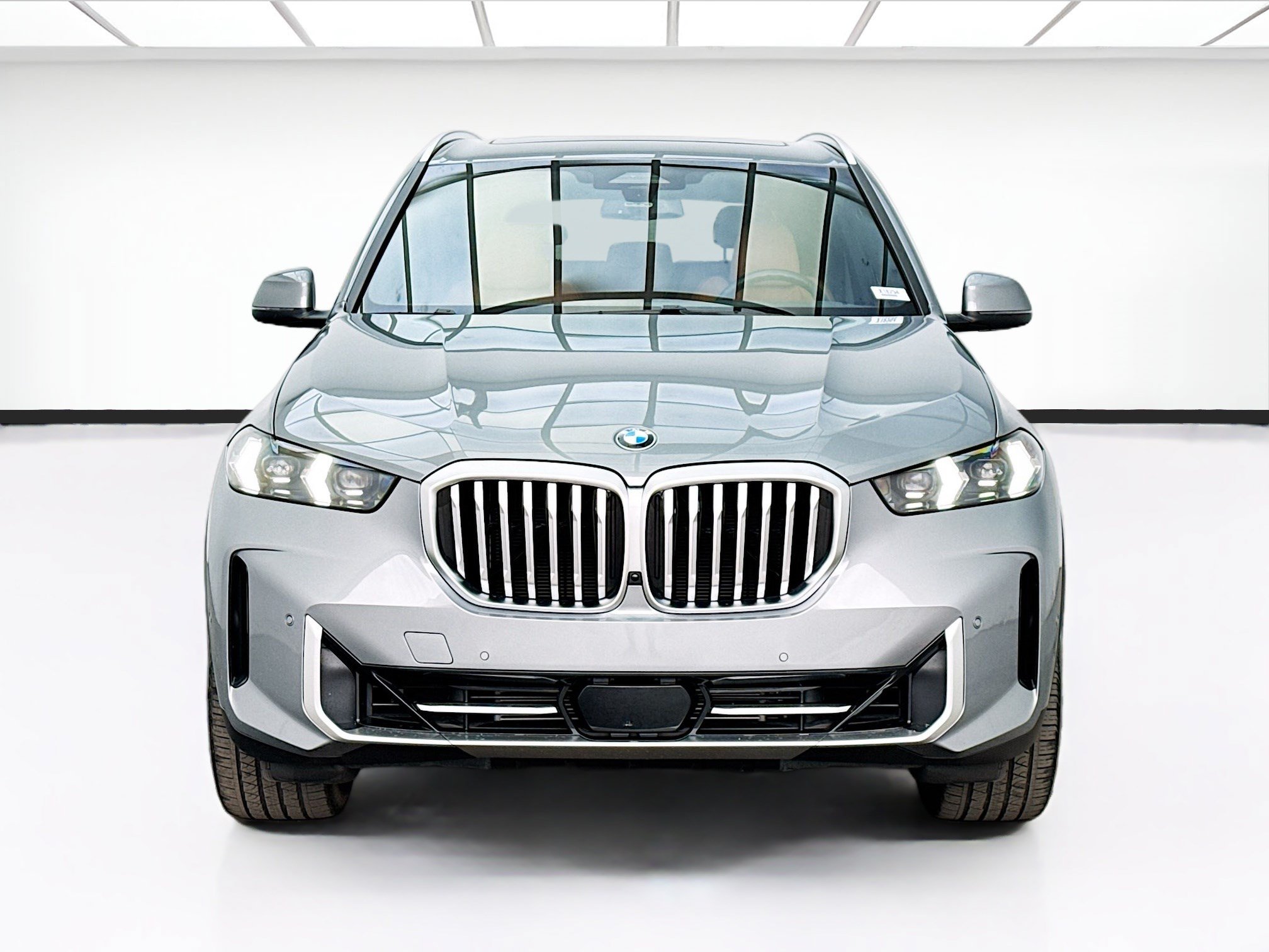 Used 2024 BMW X5 sDrive40i RWD image 2