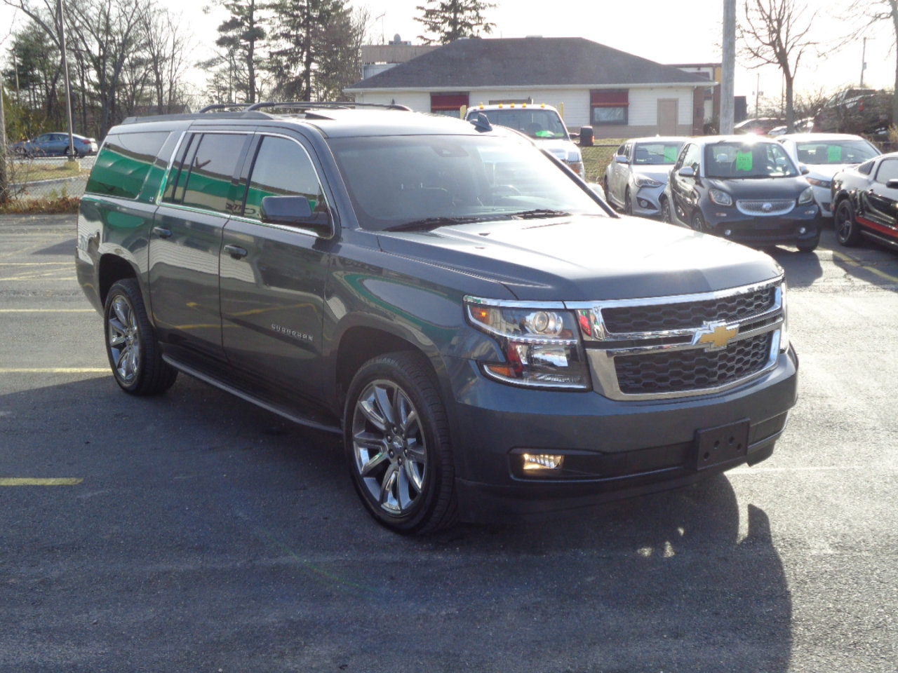 Used 2019 Chevrolet Suburban LT w/ Luxury Package image 6