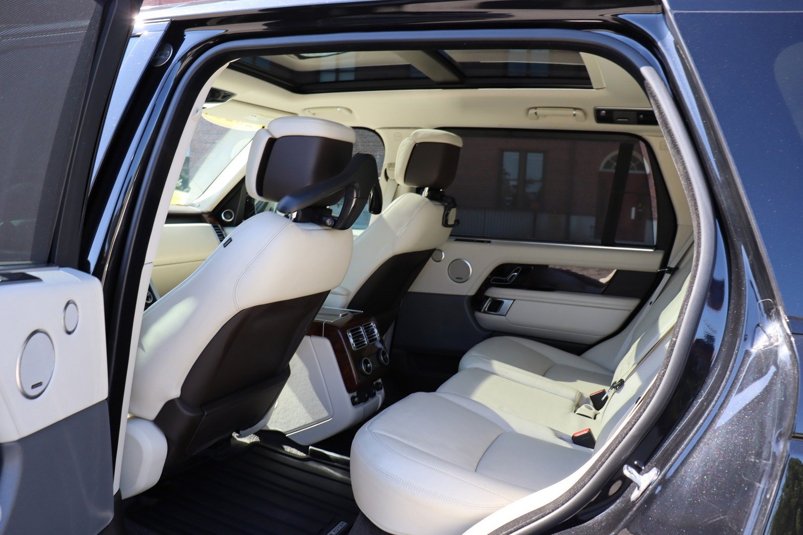 Used 2020 Land Rover Range Rover Long Wheelbase HSE AWD/4WD image 14