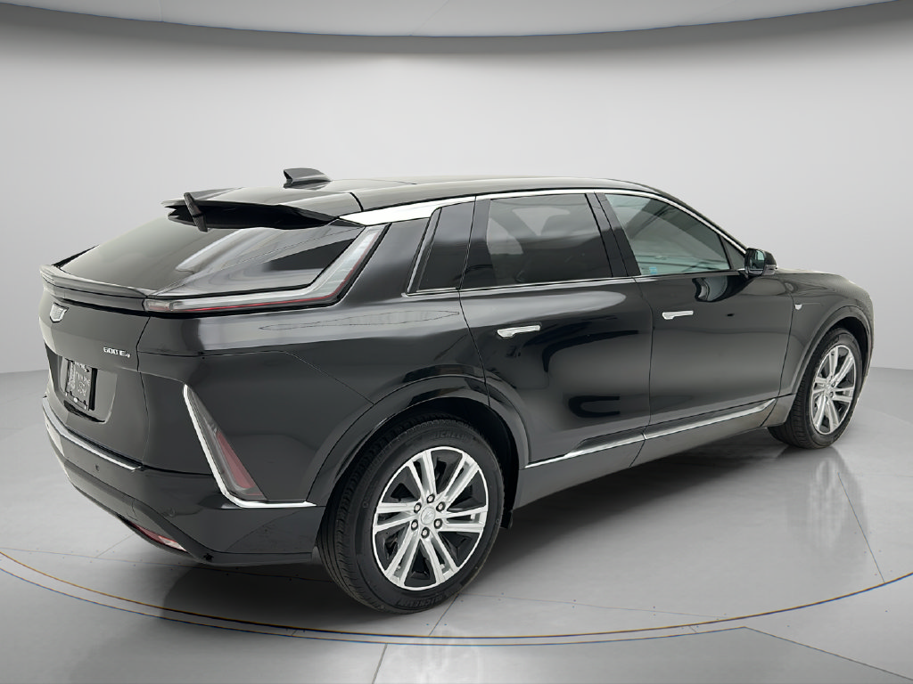 Used 2024 Cadillac Lyriq Tech AWD/4WD image 5