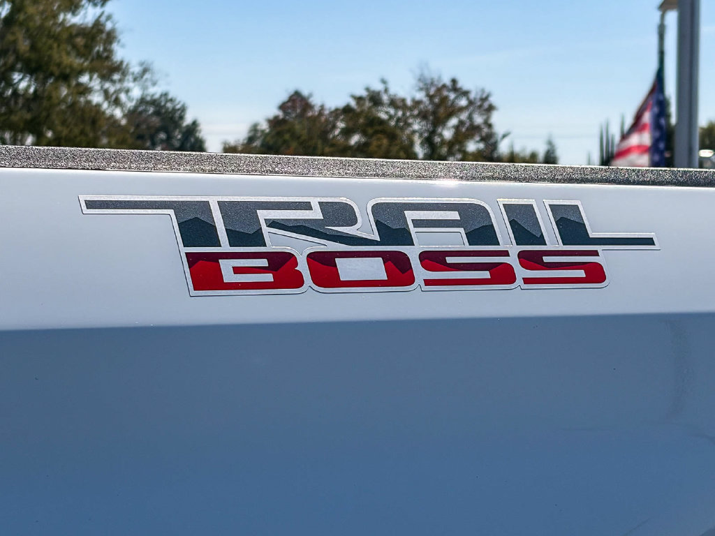 Used 2026 Chevrolet Silverado 1500 Custom Trail Boss AWD/4WD image 13