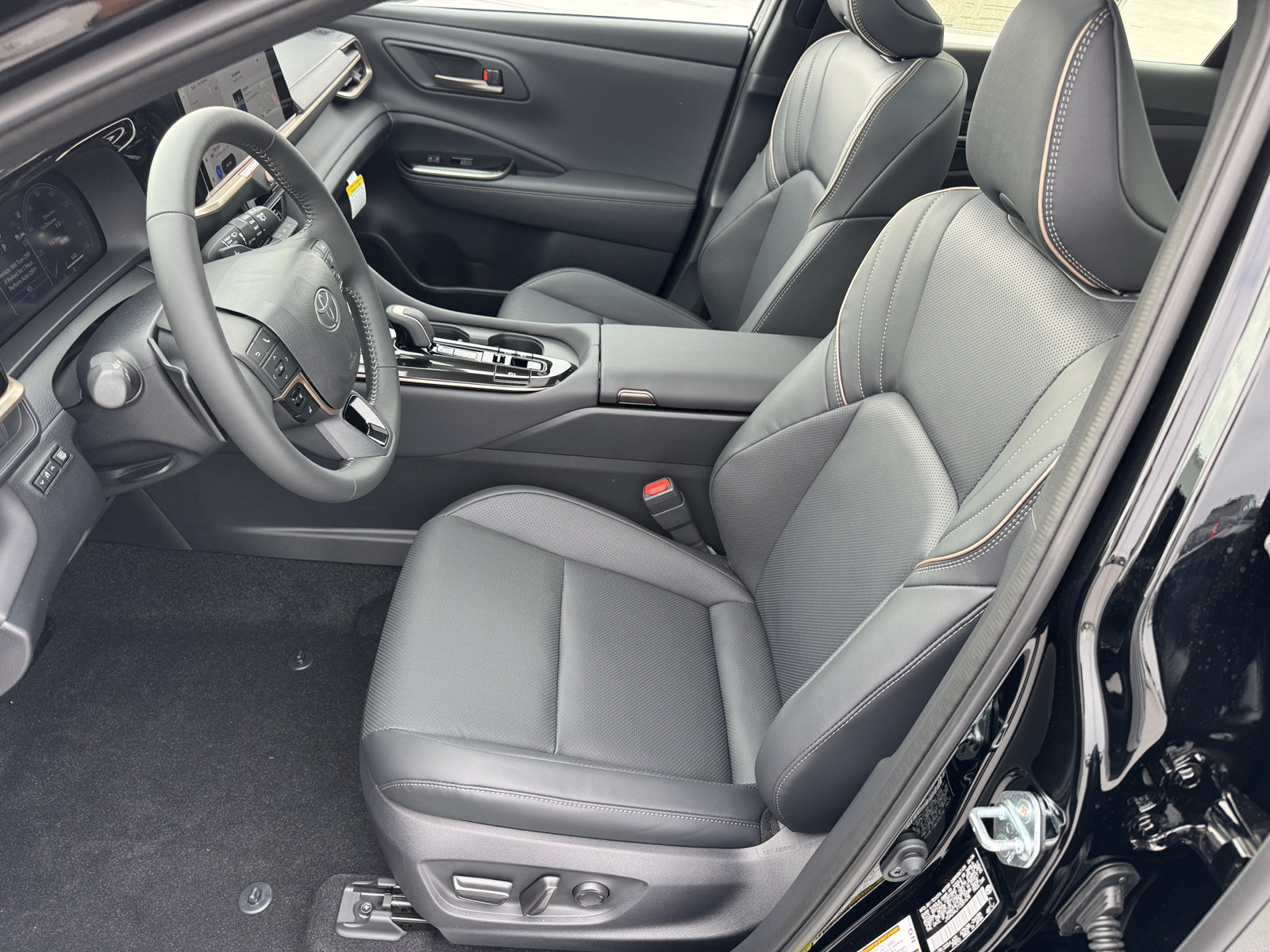 New 2026 Toyota Crown Signia AWD/4WD image 2