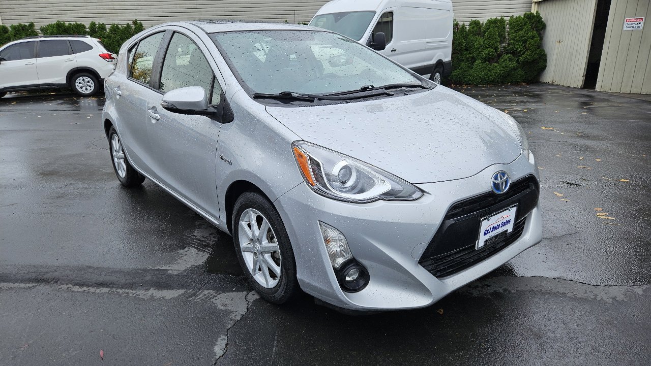 Used 2015 Toyota Prius C Four image 6