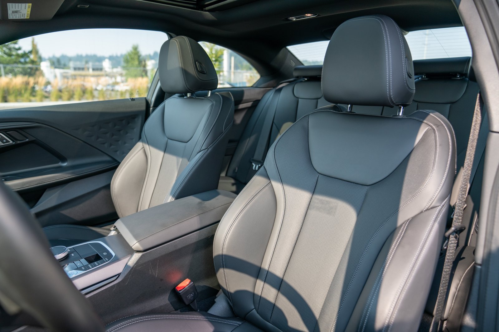Used 2023 BMW 230i Coupe w/ Convenience Package RWD image 5