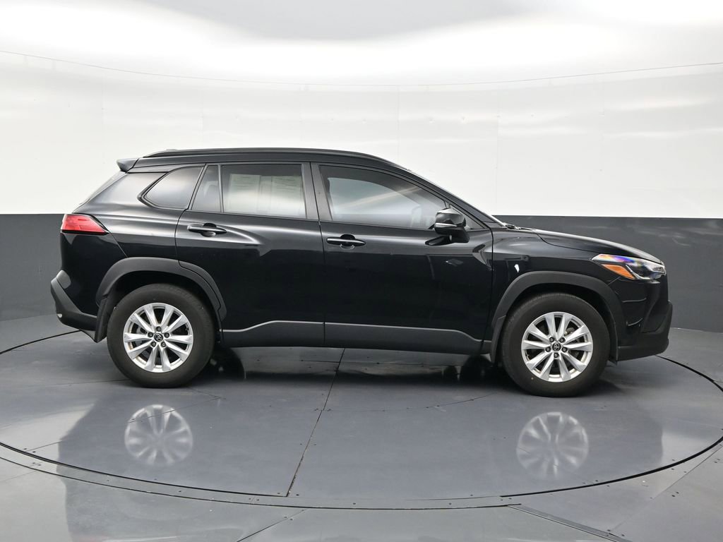 Used 2024 Toyota Corolla Cross LE FWD image 6