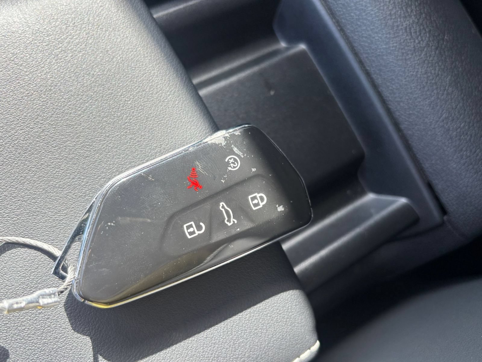 Used 2026 Volkswagen Tiguan SE AWD/4WD image 25