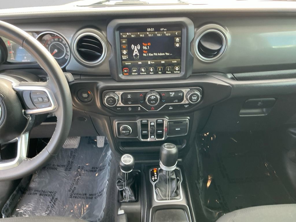 Used 2023 Jeep Wrangler Sahara image 11