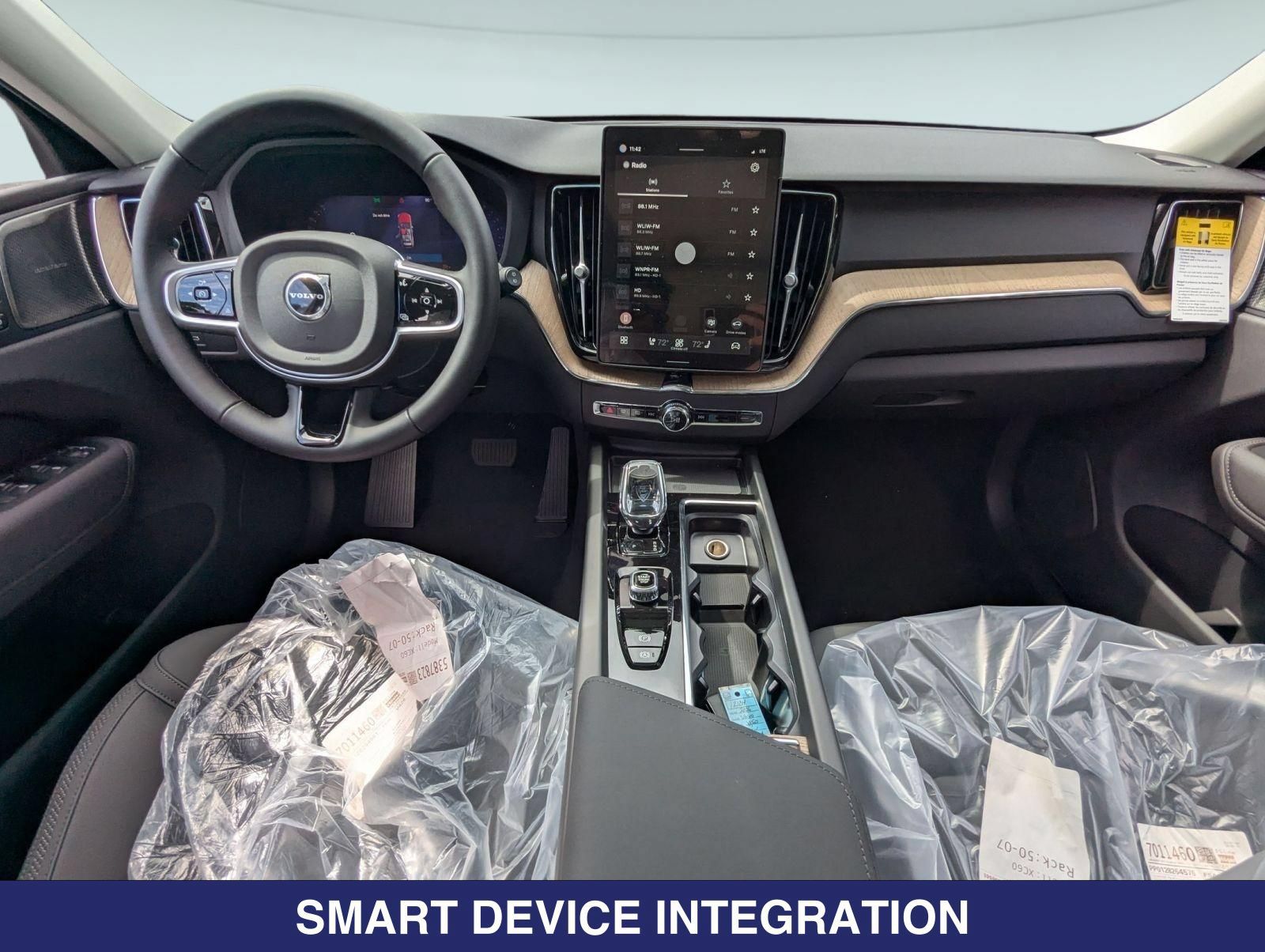 New 2026 Volvo XC60 B5 Plus w/ Protection Package Premier AWD/4WD image 19