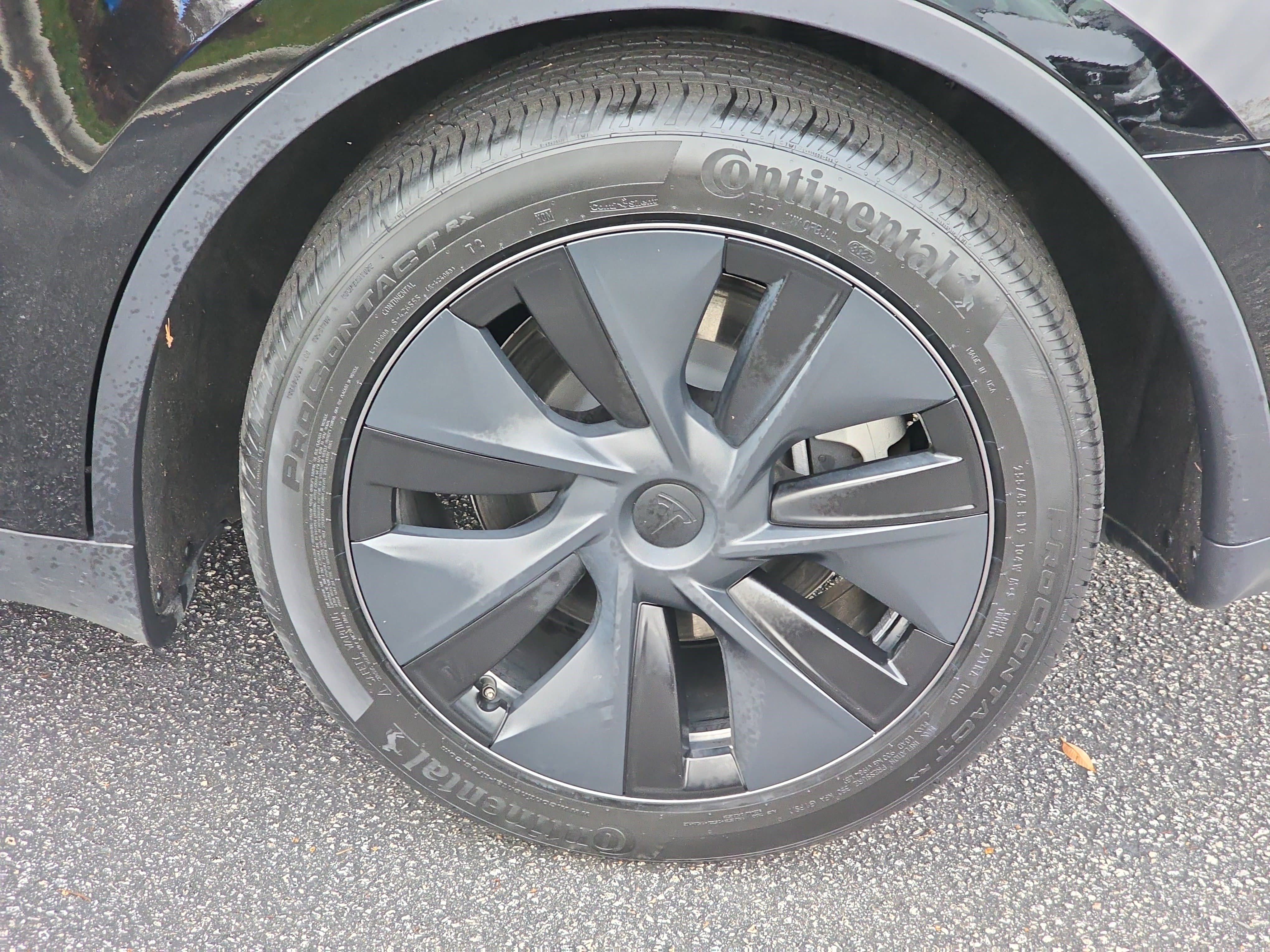 Used 2025 Tesla Model Y Long Range image 32