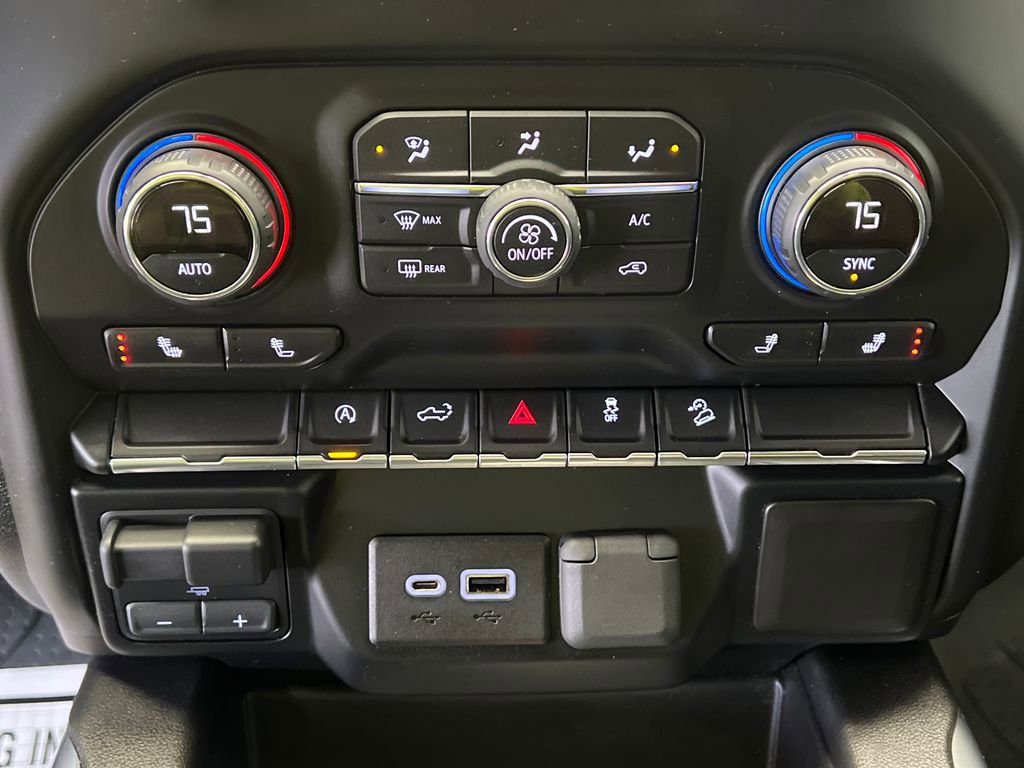 Used 2019 Chevrolet Silverado 1500 RST AWD/4WD image 36