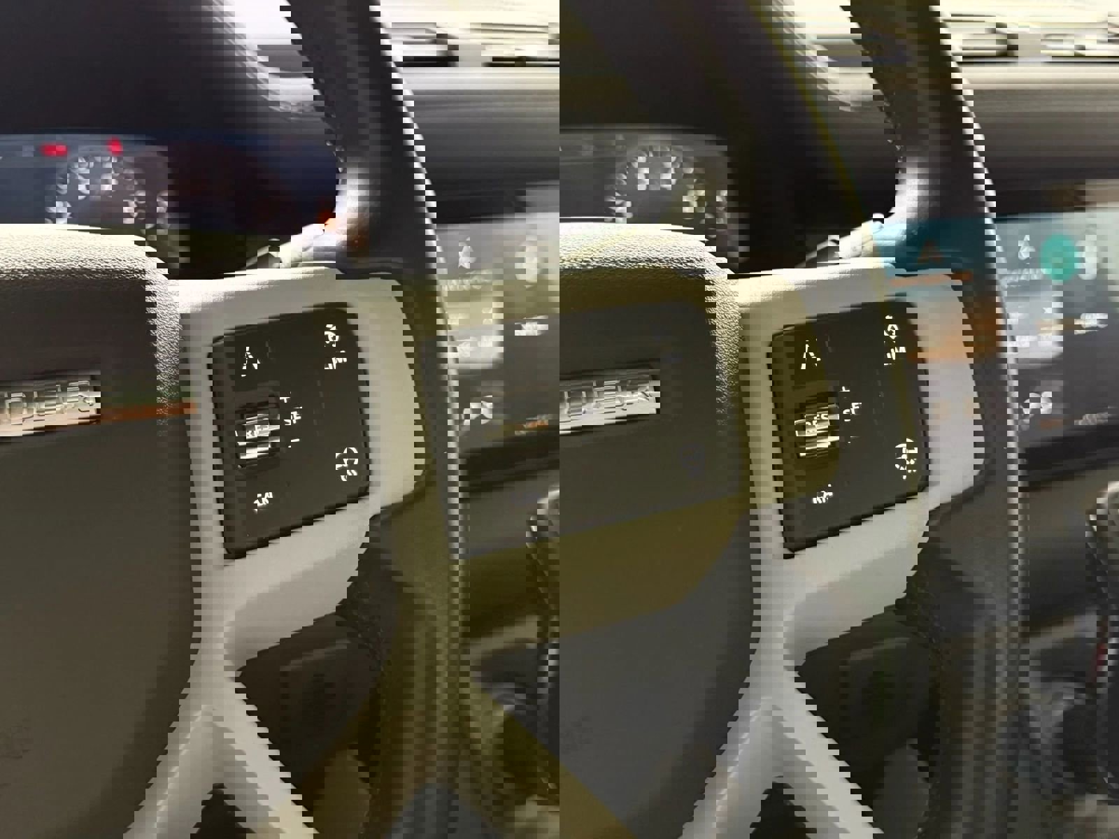 Used 2022 Land Rover Defender 110 S image 34