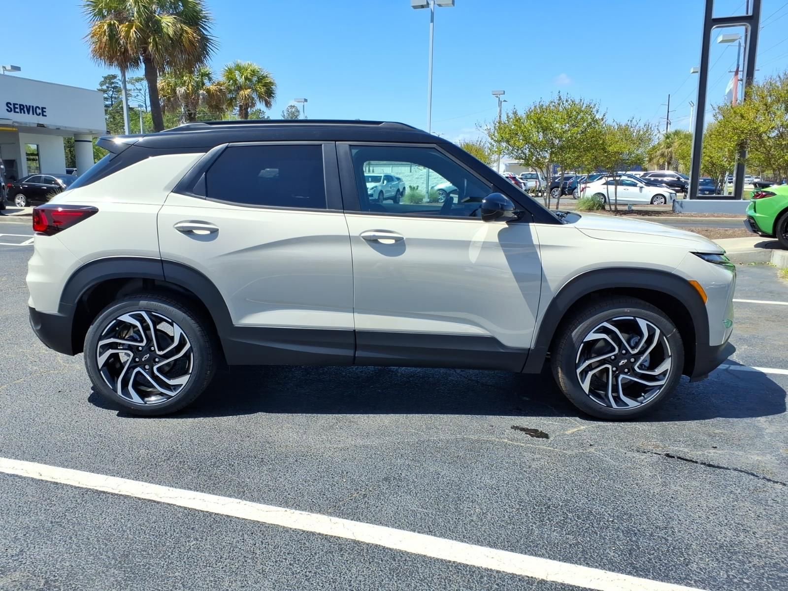 New 2026 Chevrolet TrailBlazer RS w/ Driver Confidence Package image 2