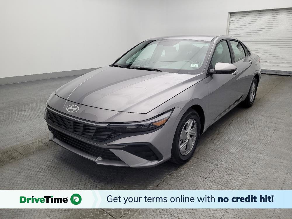 Used 2025 Hyundai Elantra SE image 1
