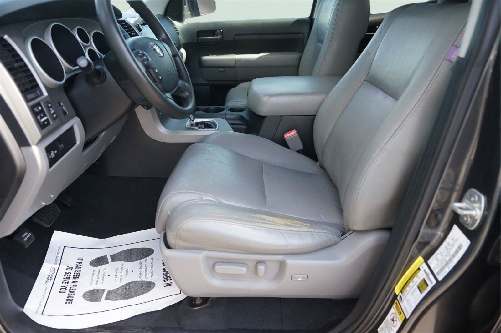 Used 2013 Toyota Tundra 2WD Double Cab w/ SR5 Pkg image 9