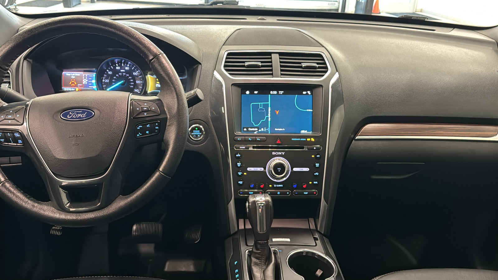 Used 2018 Ford Explorer Limited w/ Equipment Group 301A AWD/4WD image 11