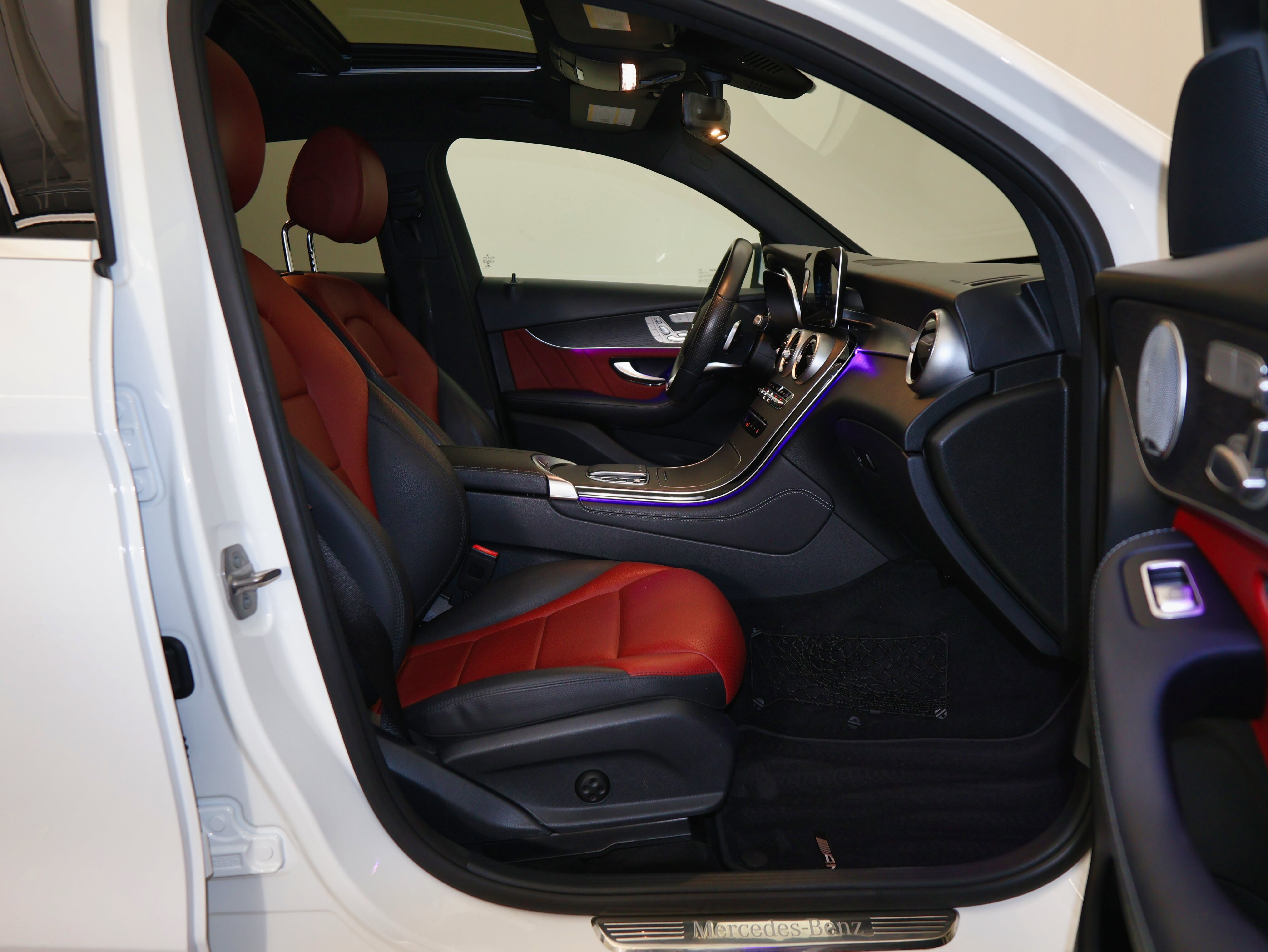 Used 2020 Mercedes-Benz GLC 300 4MATIC Coupe image 35