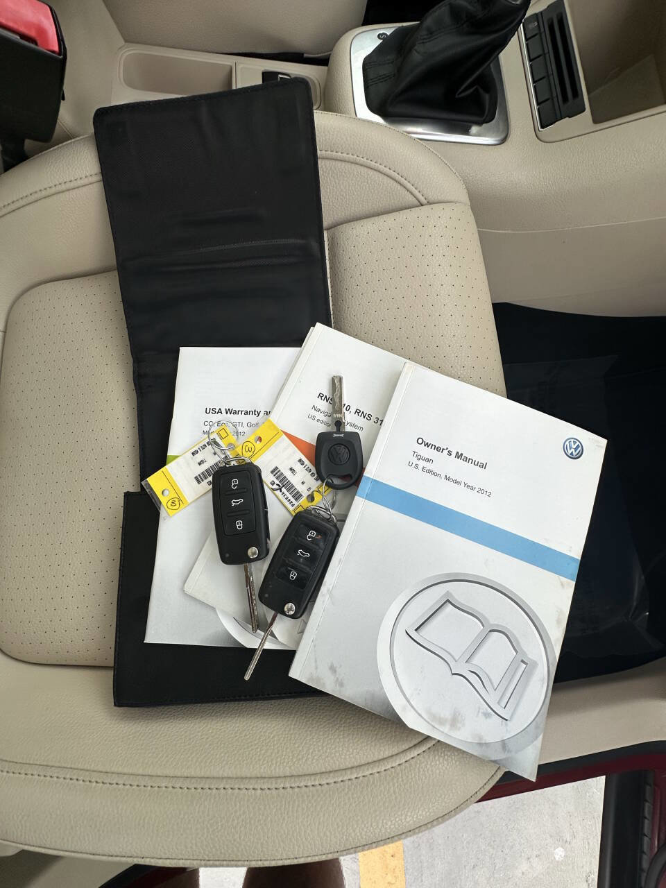 Used 2012 Volkswagen Tiguan SE image 24